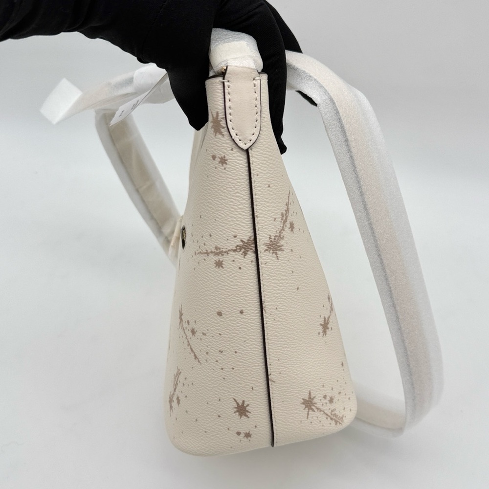 Coach Logan Duffle Bag With Star Print Chalk Cream - Picture 4 of 12